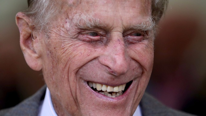 Prince Philip hands out Duke of Edinburgh awards for 'final time' – itv